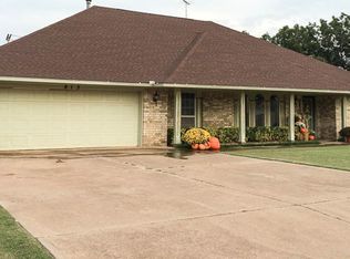 813 N 3rd St, Okeene, OK 73763