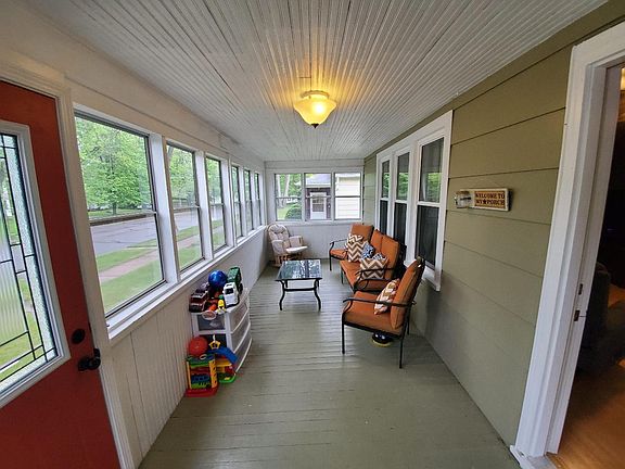 4th image of 402 E Lincoln Ave #E