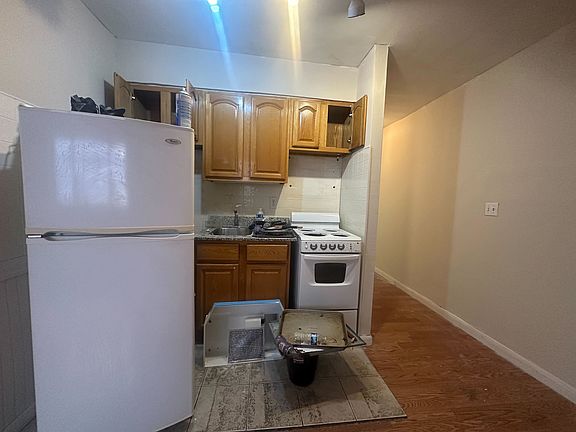 5th image of 401 Warburton Ave #2D