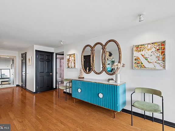 3rd image of 1420 Locust St APT 29A