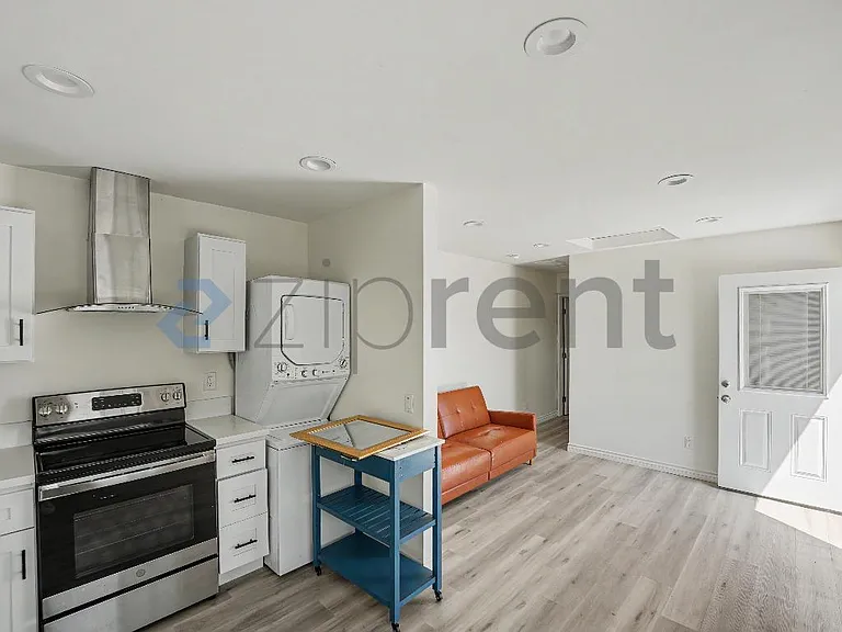 14028 Rexwood Ave #A — Photo 7