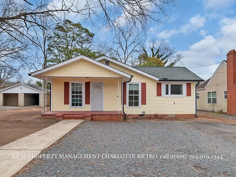 307 Leonard Ave — Photo 1