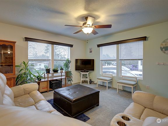 4th image of 749 Edgewood Avenue NE