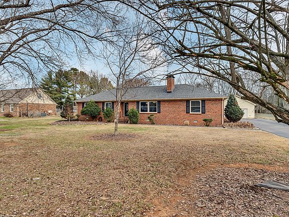 2nd image of 321 Shadowbrook Dr