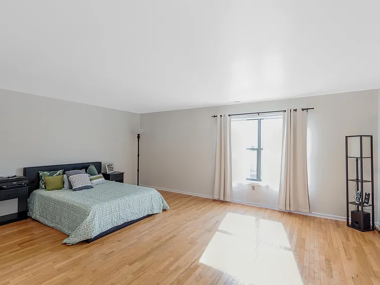6405 Liberty Ave #5J — Photo 14