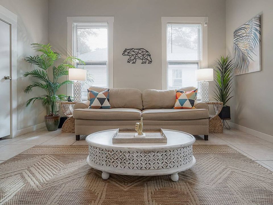 1st image of 306 W Park Ave #B
