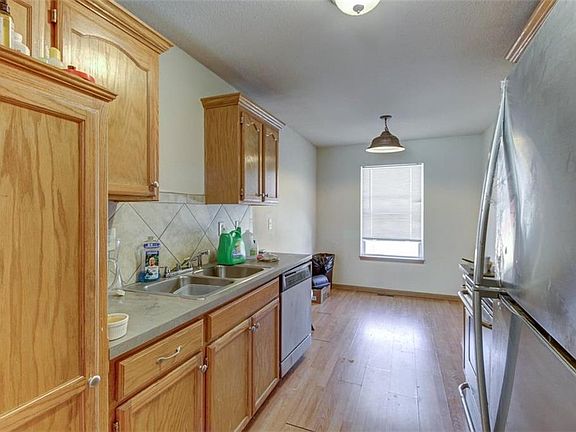 5th image of 1233 NW Ashley Dr