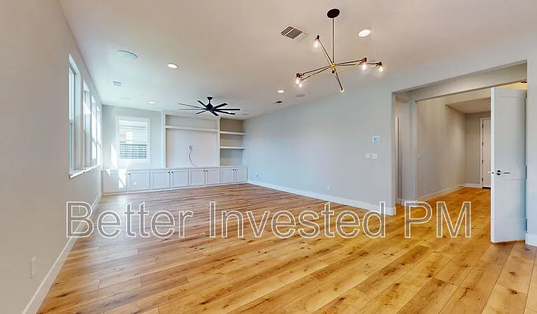 1437 Oak Cir — Photo 4