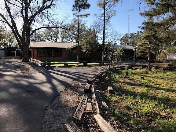 2nd image of 1504 Us Highway 283 S