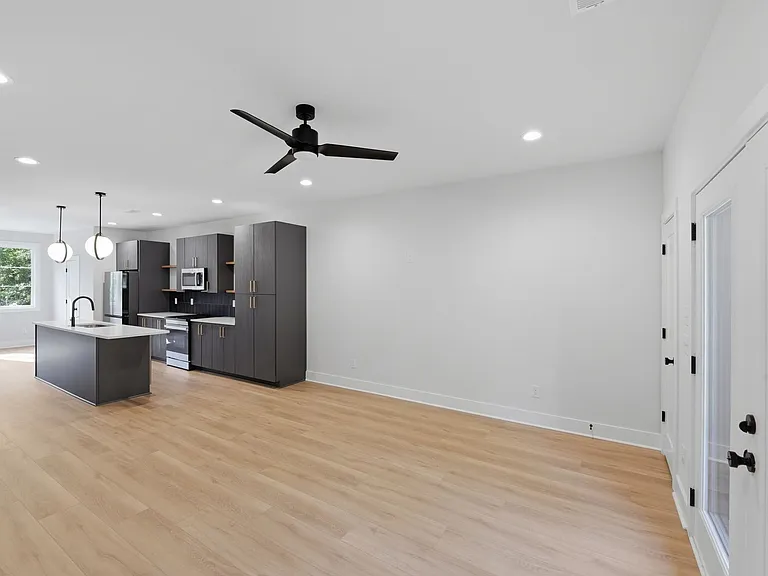 1358 Briar Creek Rd — Photo 11