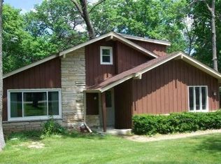 N11W27548 Wildwood Ln, Waukesha, WI 53188
