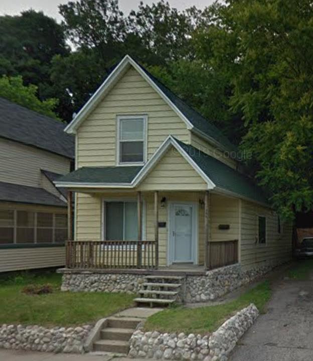 1st image of 864 Sherman St SE #2