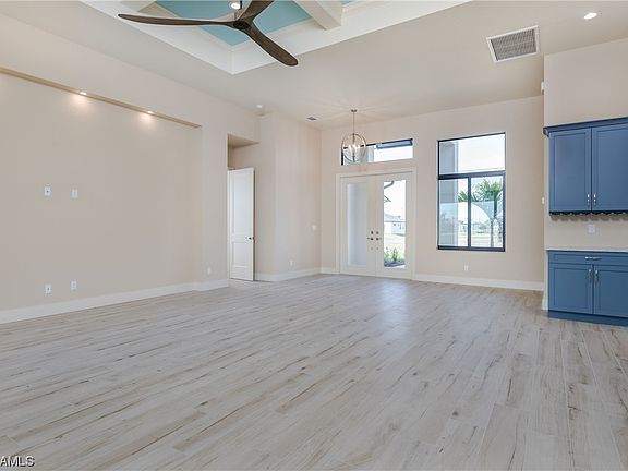 5th image of 1027 NW 38th Ave