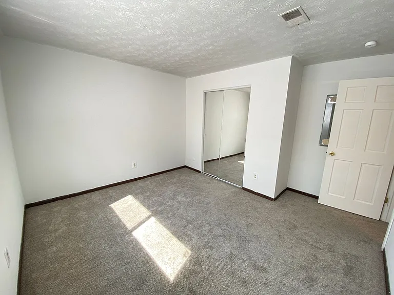 Summit St 1677-1683 TPP — Photo 10