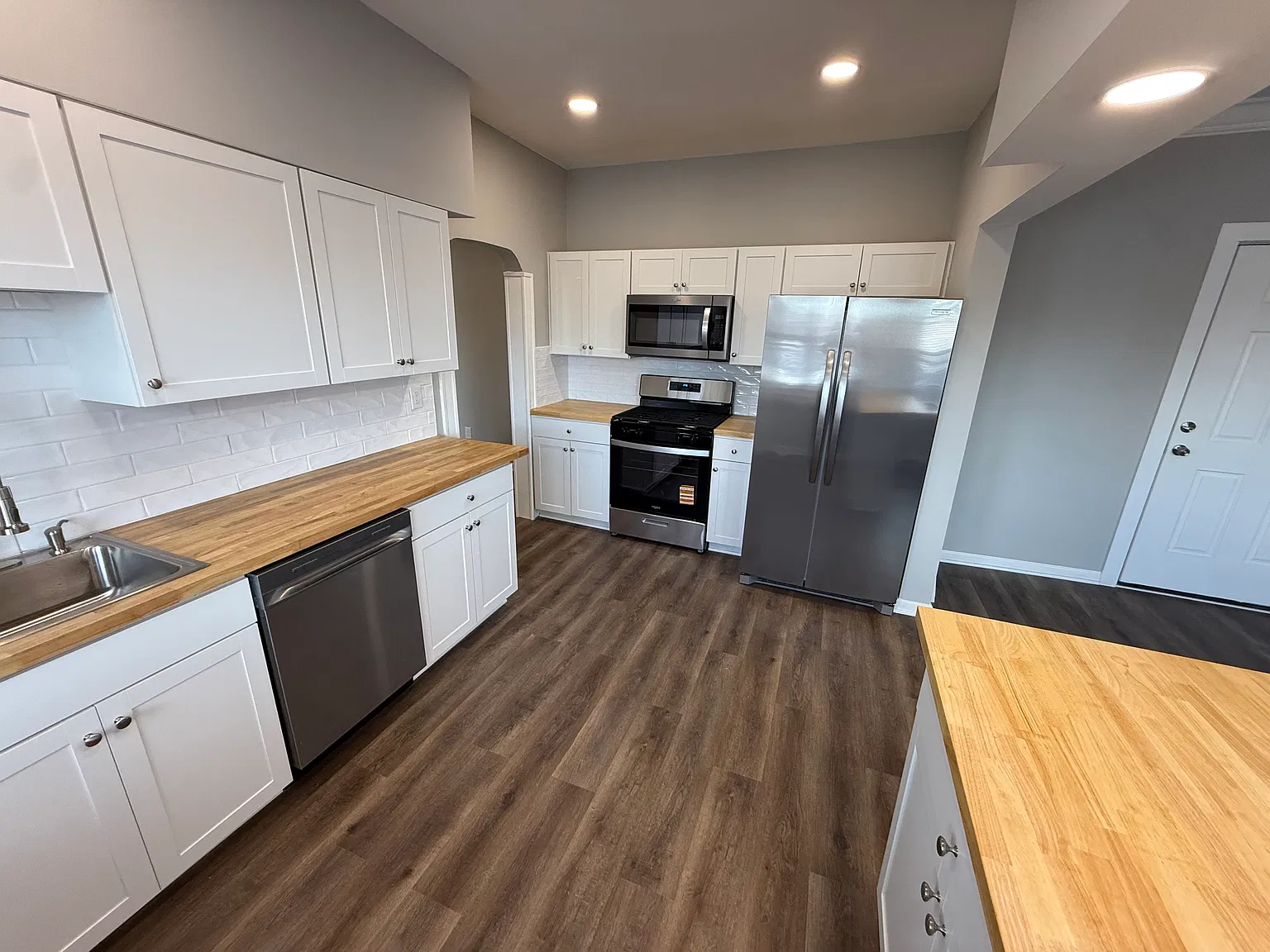 4717 State Rd — Photo 2
