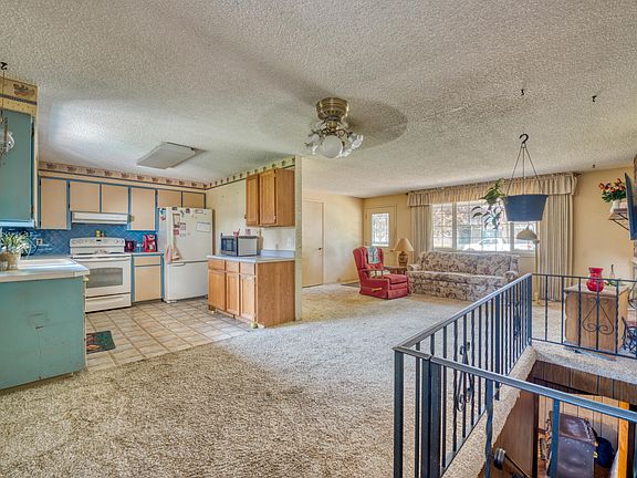 4th image of 303 W 22nd Ave