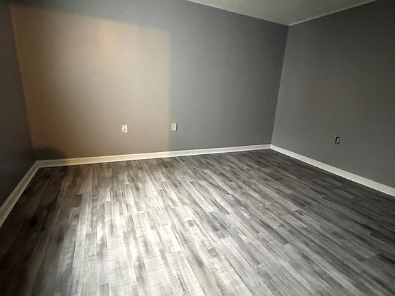 5th image of 21 Milton Ave