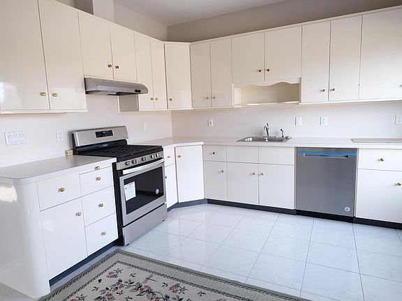 4th image of 765 Midland Ave APT 2