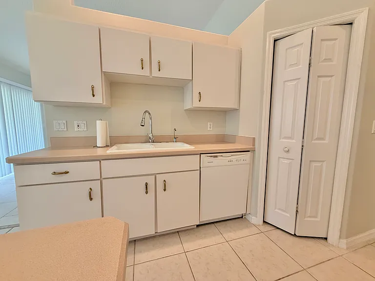 235 Pine Grove Dr — Photo 7