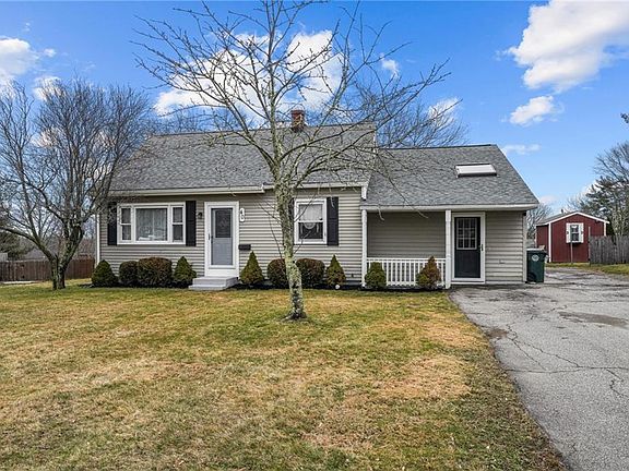 2nd image of 40 Greenway Dr