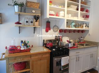 114 Willow St #2T, Cambridge, MA 02141