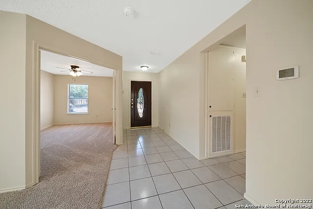 3 bed, 2.0 bath, 1641 sqft, $1,700 — Photo 3