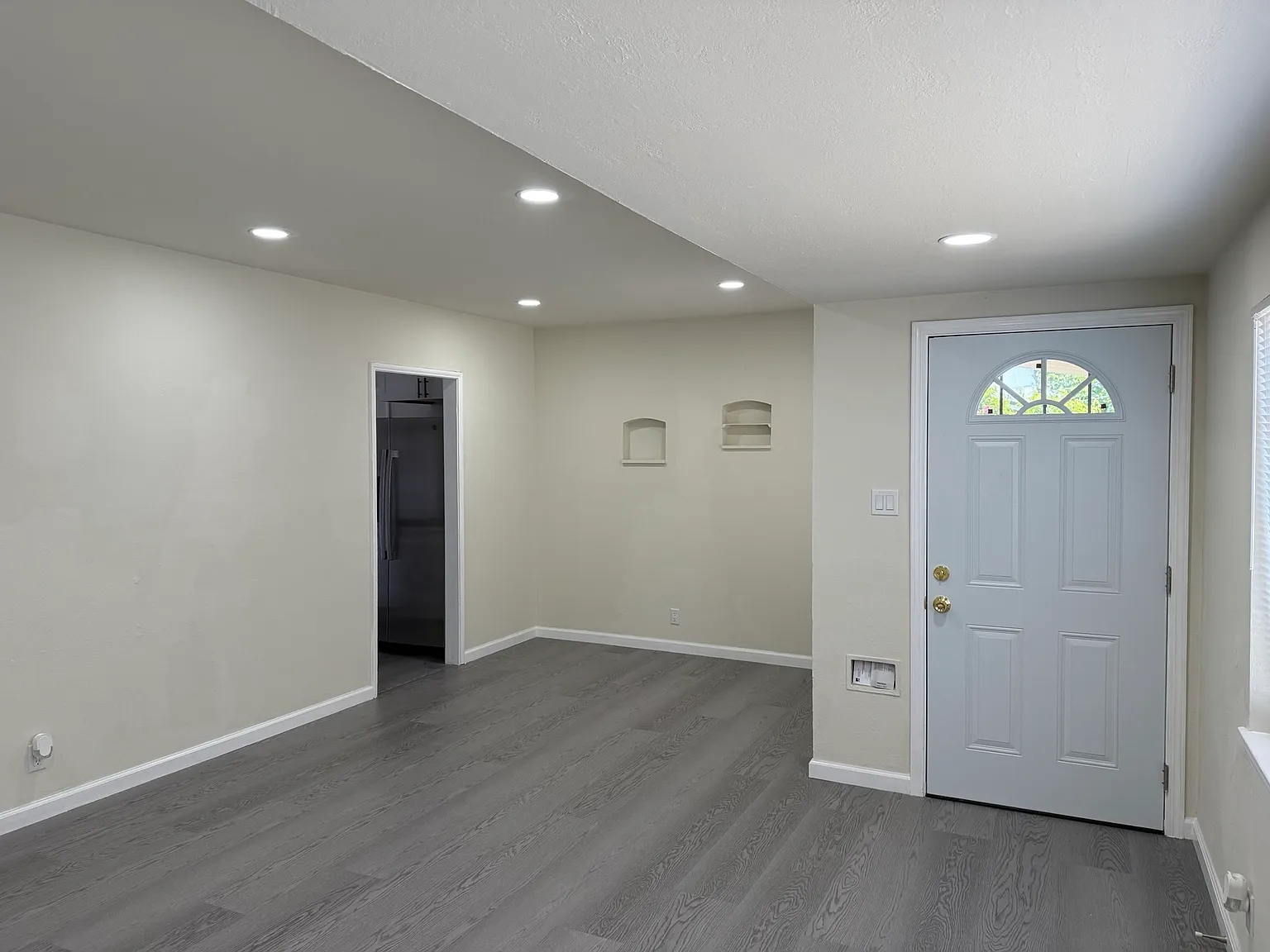 4 bed, 1291 sqft, $4,000 — Photo 2
