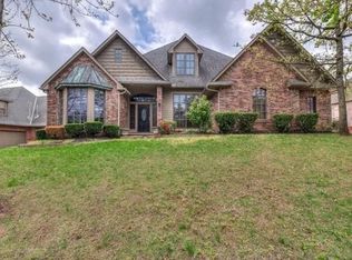 833 Crystal Creek Pl, Edmond, OK 73034