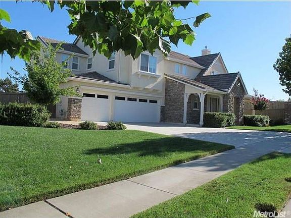3 Car Garage w/ Opener