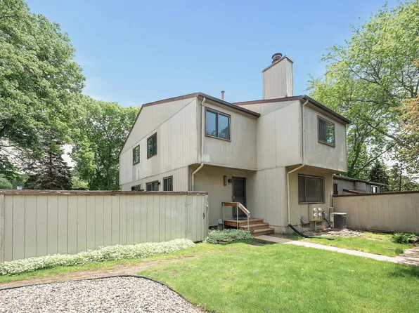 6372 Saint Johns Dr, Eden Prairie, MN 55346
