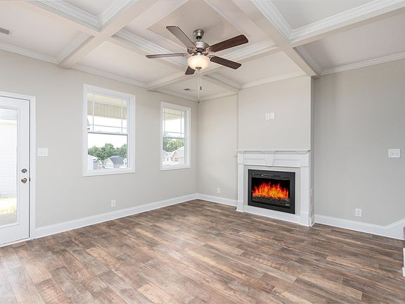 4th image of 523 W Creek Dr