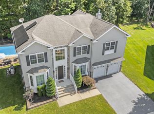 16 Angel Court, Howell, NJ 07731