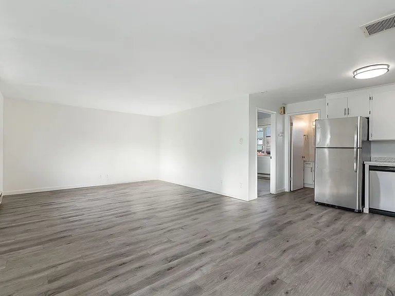Pacific Place Apartments — Photo 20
