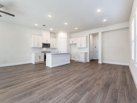 5th image of 4704 Corriente Vista Ln