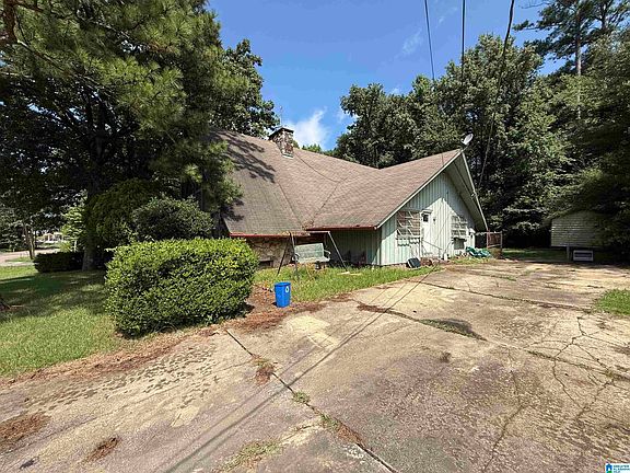 3rd image of 100 23rd Ave NE