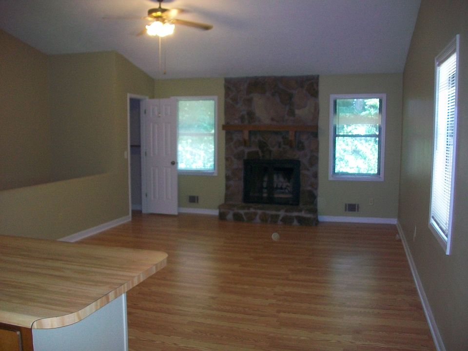 1st image of 1133 Church St SE