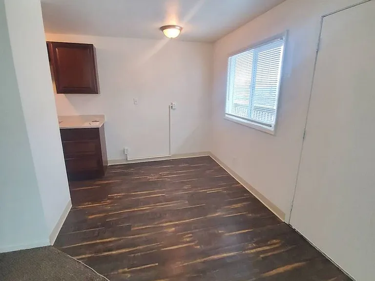 7865 Valley Rd NE — Photo 30