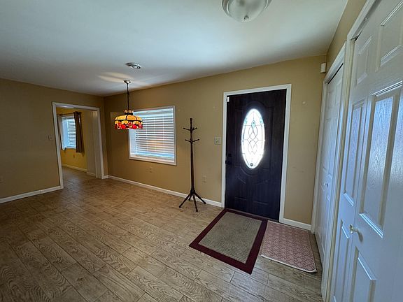 4th image of 406 4th St