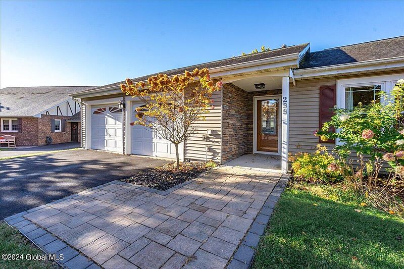 3rd image of 299 Colonial Circle