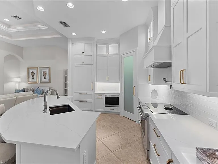 7831 Valencia Ct — Photo 23