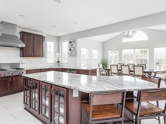 4th image of 4526 Windchase Cir