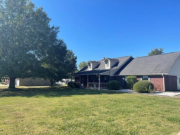 2nd image of 10 Hickory Ln