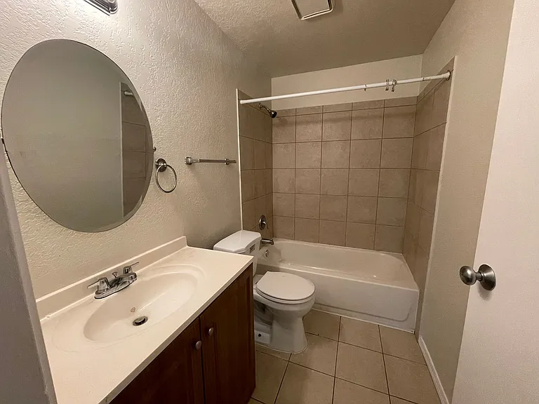 Skandi Villa in Edmonds | Boutique Apartments with Modern Touches | 1 MONTH FREE! — Photo 28
