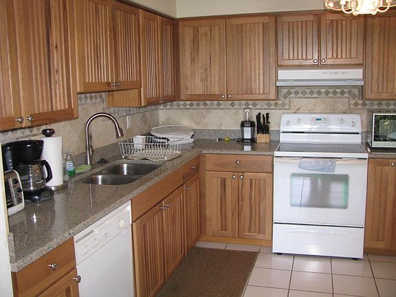 3rd image of 3218 S Lakeview Cir APT 204