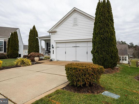 3rd image of 76 Table Bluff Dr