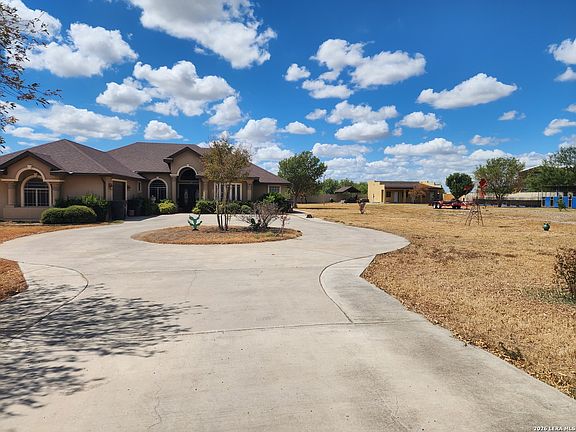2nd image of 210 COUNTY ROAD 237