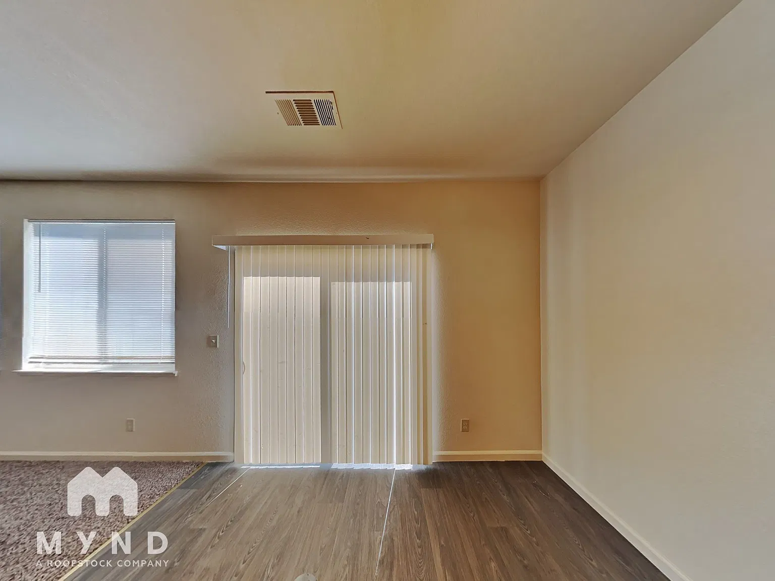 3 bed, 2.0 bath, 1237 sqft, $2,115 — Photo 4