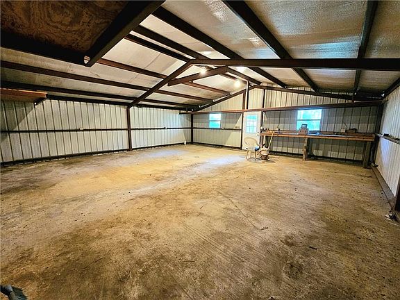 5th image of 169 Lucas Rd