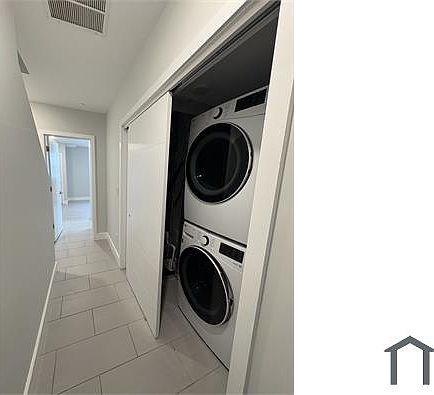 5th image of 2114 N Franklin St #1