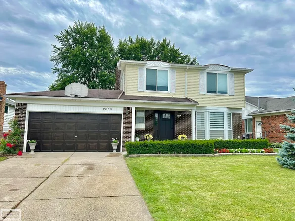 2650 Fox Hill Dr, Sterling Heights, MI 48310